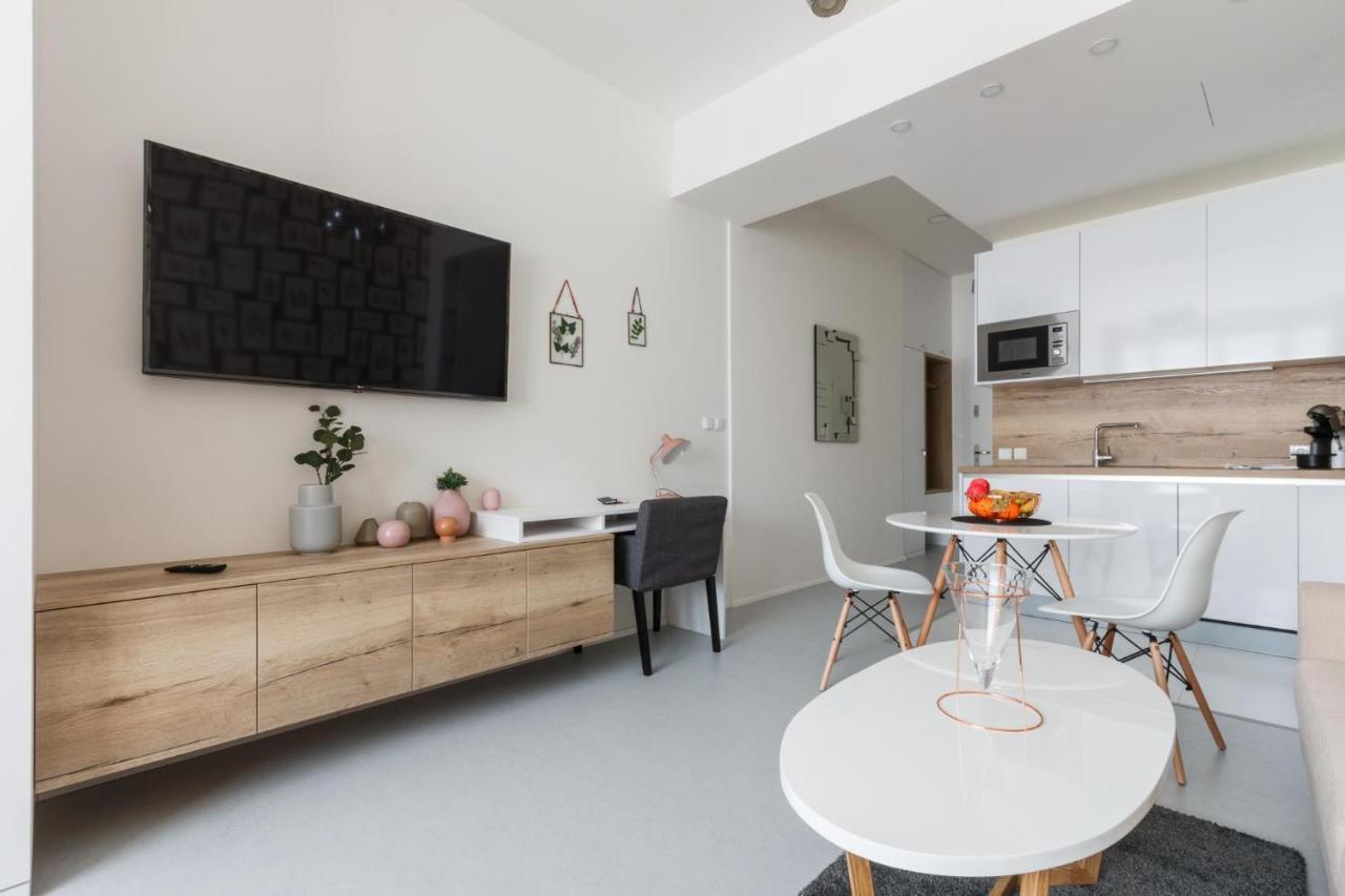Designer Studio In New Town By Prague Days Apartment Exterior photo